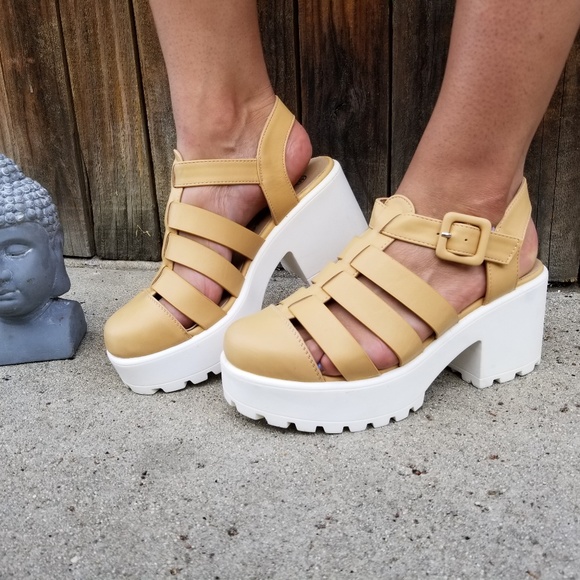 Shoes - Beige Chunky Platform 90s Grunge look Summer Shoes